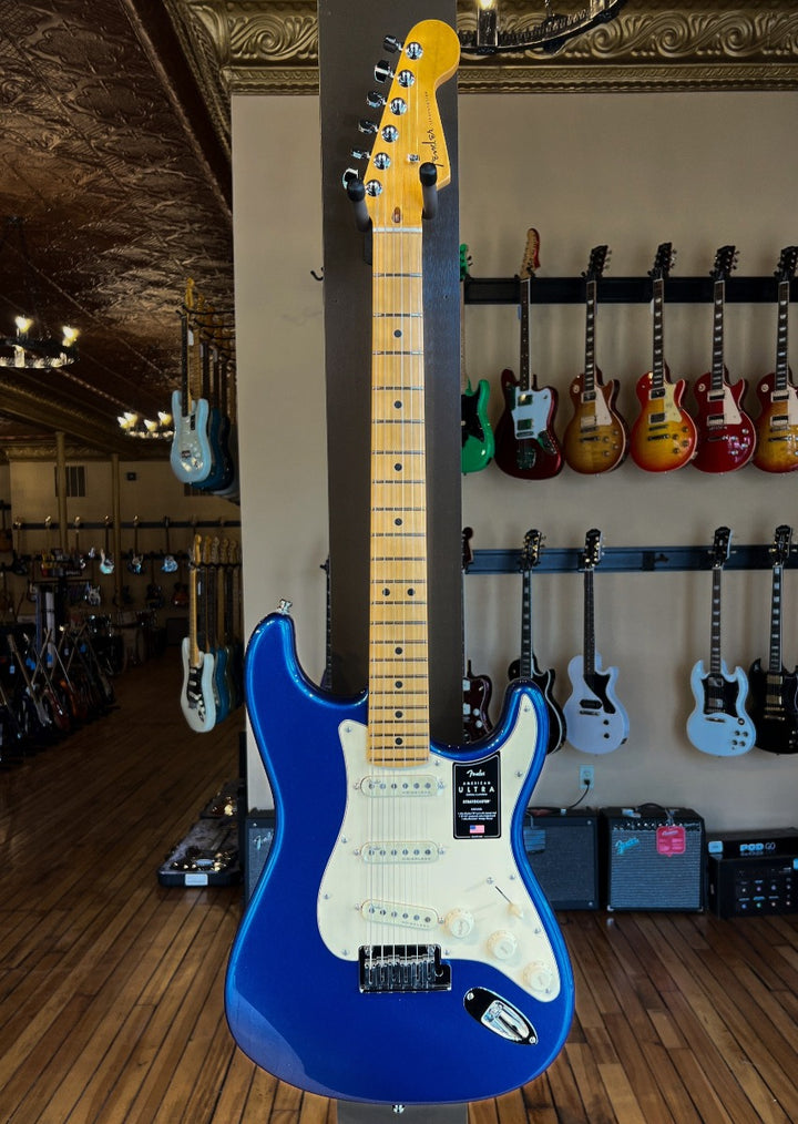 American Ultra Stratocaster – Cobra Blue w/Maple