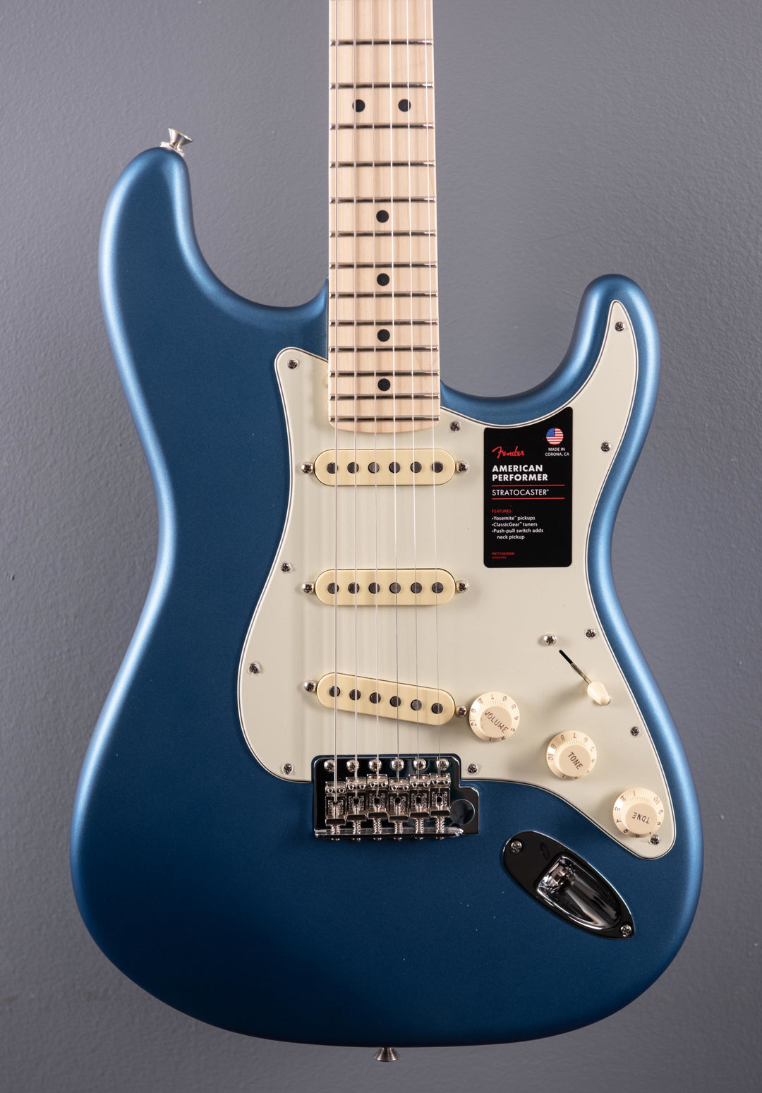 American Performer Stratocaster - Satin Lake Placid Blue