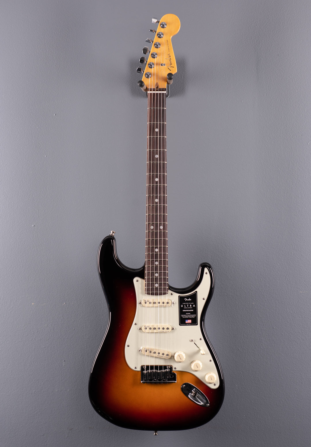 American Ultra Stratocaster –  Ultraburst w/Rosewood