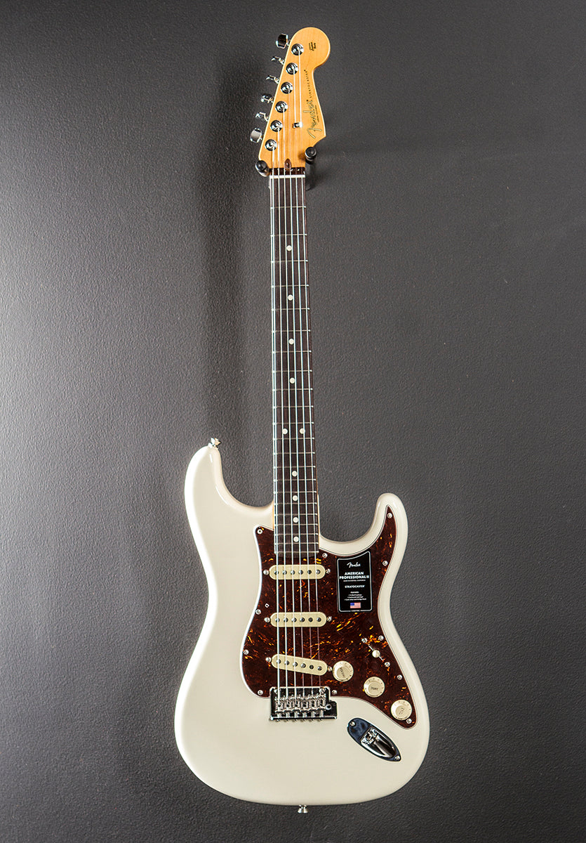 American Professional II Stratocaster - Olympic White w/Rosewood