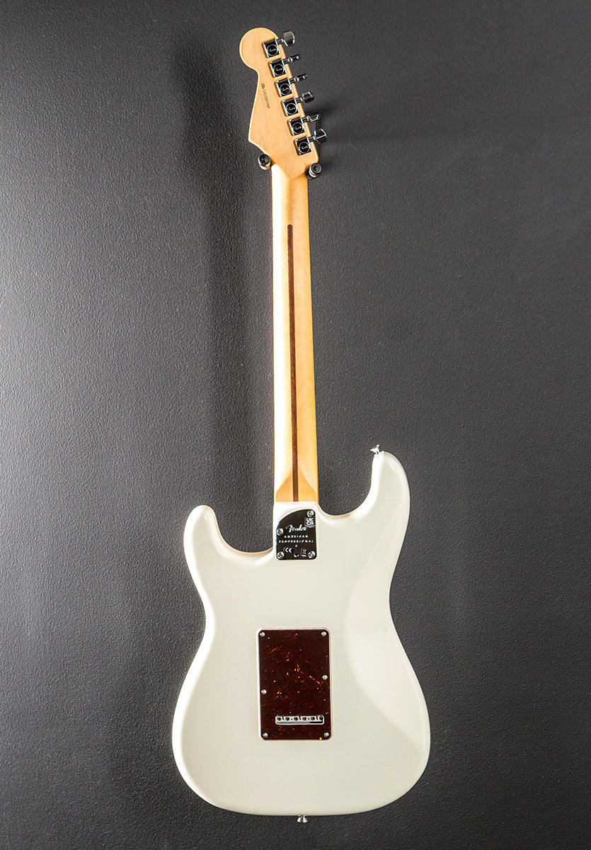 American Professional II Stratocaster - Olympic White w/Rosewood