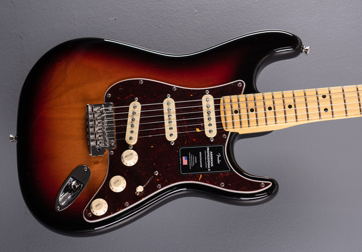 American Professional II Stratocaster – 3 Color Sunburst w/Maple