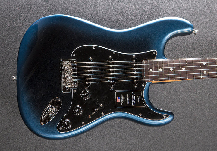 American Professional II Stratocaster – Dark Night w/Rosewood