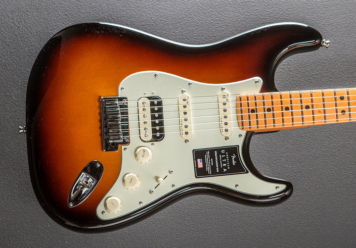 American Ultra Stratocaster HSS – Ultraburst w/Maple