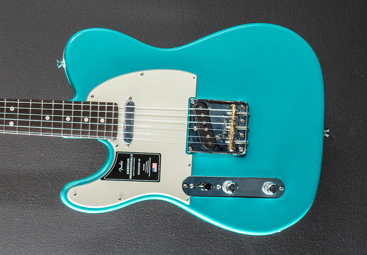 American Professional II Telecaster Left Hand - Miami Blue w/Rosewood