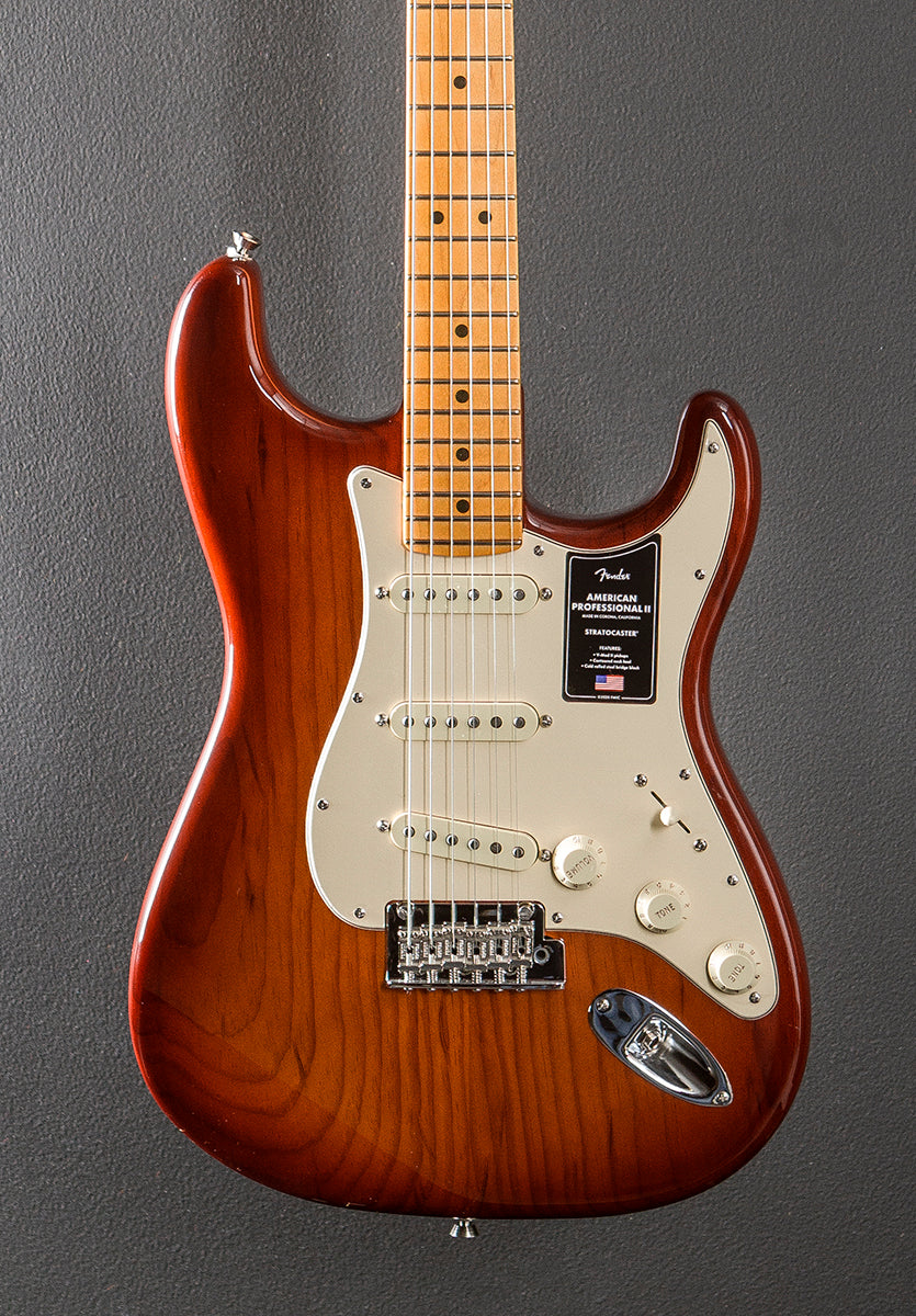 American Professional II Stratocaster – Sienna Sunburst w/Maple