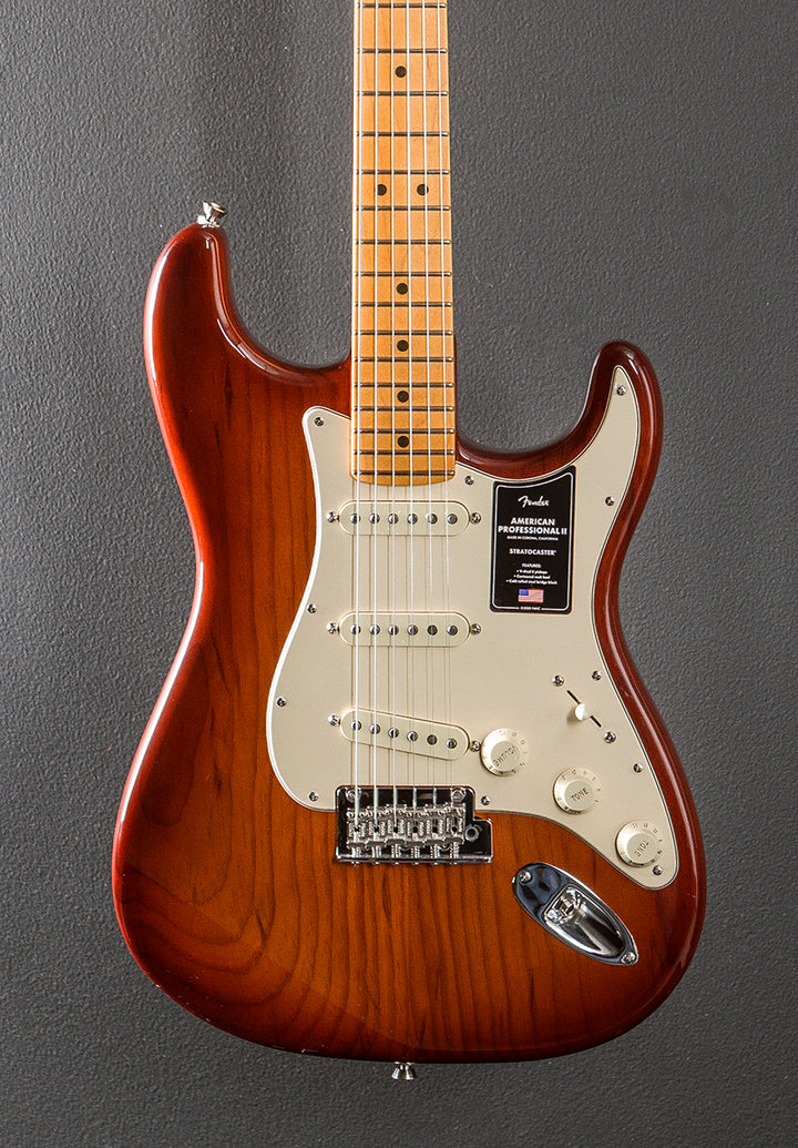 American Professional II Stratocaster – Sienna Sunburst w/Maple