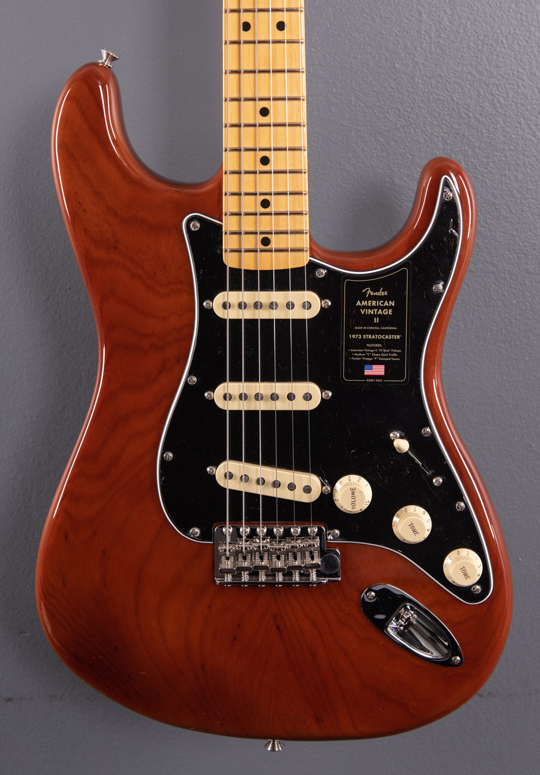 American Vintage II 1973 Stratocaster - Mocha w/Maple