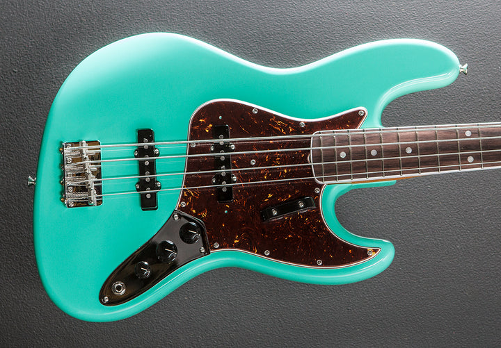 American Vintage II 1966 Jazz Bass - Seafoam Green